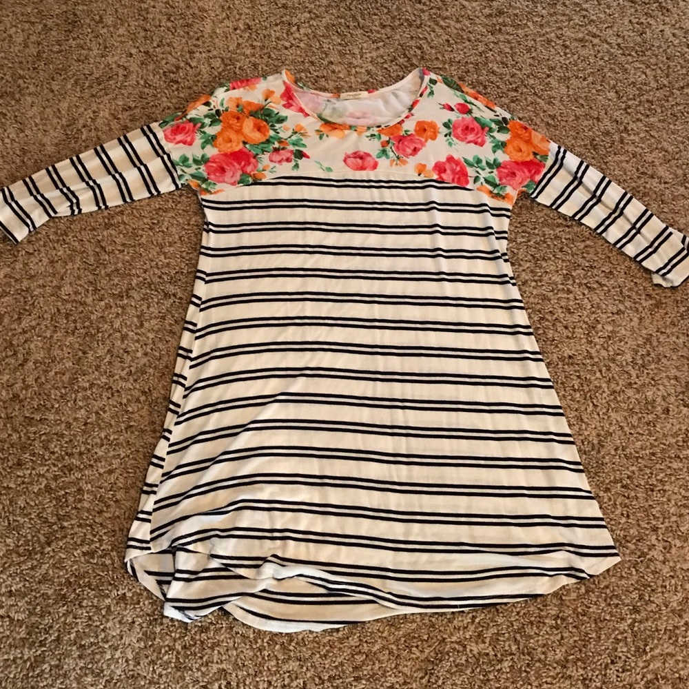 Women’s floral striped tunic